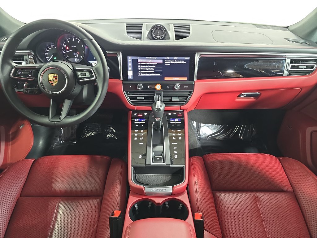 Certified 2026 Porsche Macan AWD/4WD image 13