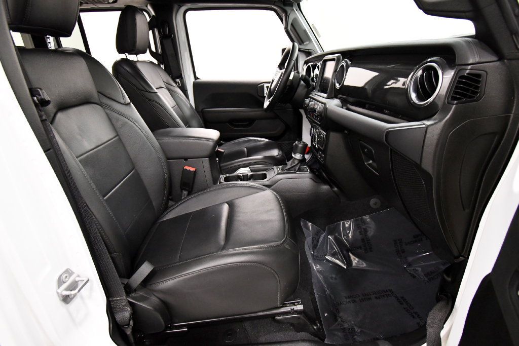 Used 2021 Jeep Wrangler Unlimited Sahara AWD/4WD image 18