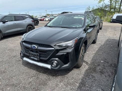 Used 2023 Subaru Outback Limited AWD/4WD image 5
