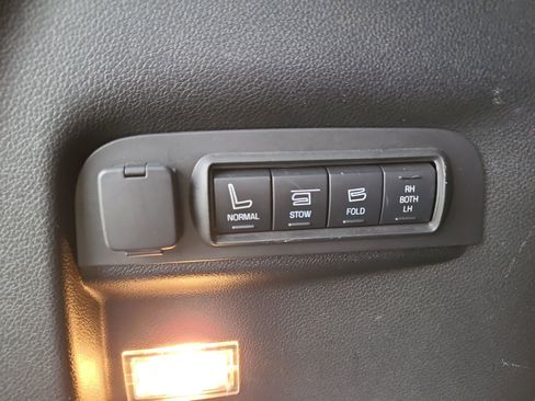 Used 2018 Ford Explorer Limited w/ Equipment Group 301A image 28