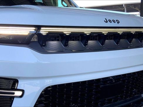 New 2026 Jeep Grand Wagoneer Limited AWD/4WD image 28