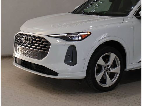 Used 2025 Audi Q5 Premium Plus AWD/4WD image 2
