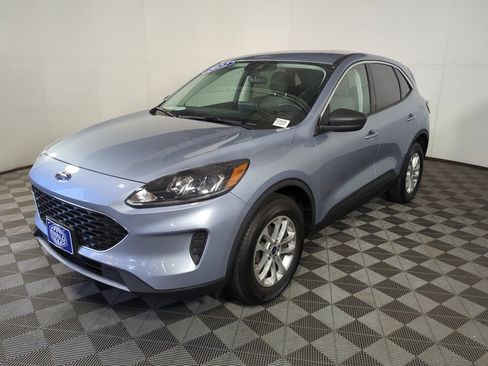 Used 2022 Ford Escape SE image 10