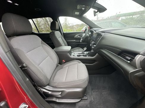 Used 2023 Chevrolet Traverse LT image 24