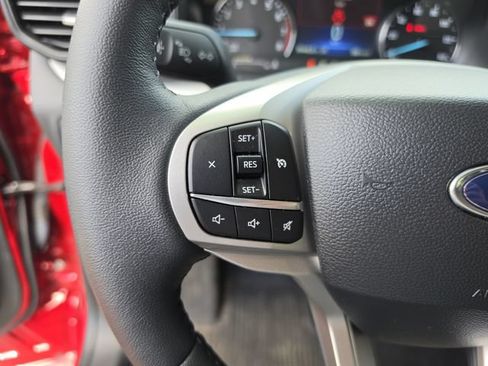 Used 2024 Ford Explorer XLT RWD image 34