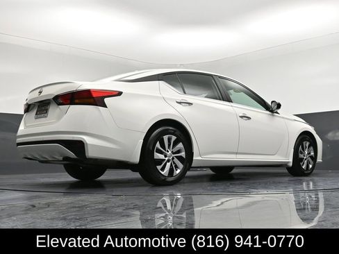Used 2025 Nissan Altima 2.5 S FWD image 28