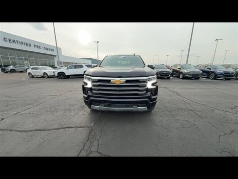 Used 2023 Chevrolet Silverado 1500 High Country w/ High Country Premium Package image 3