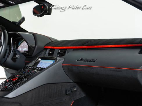 Used 2019 Lamborghini Aventador SVJ AWD/4WD image 41