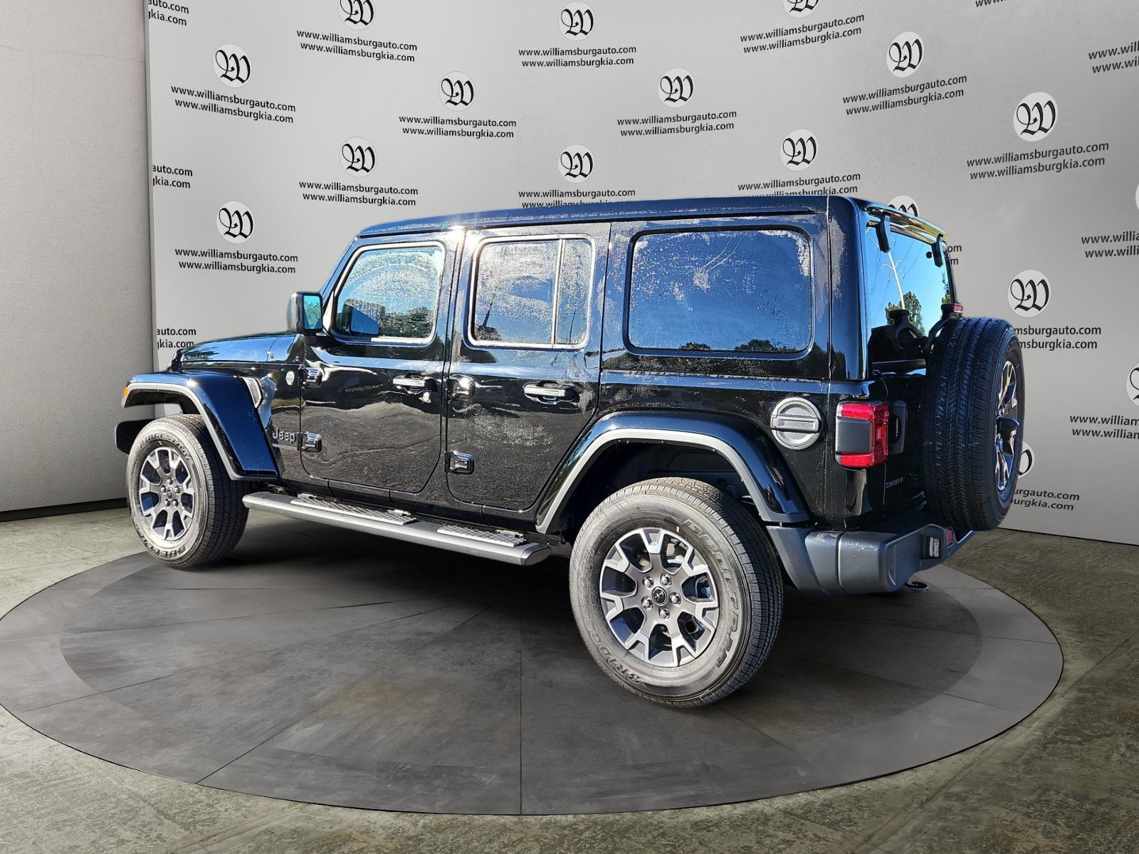 New 2027 Jeep Wrangler Unlimited Sahara AWD/4WD image 3