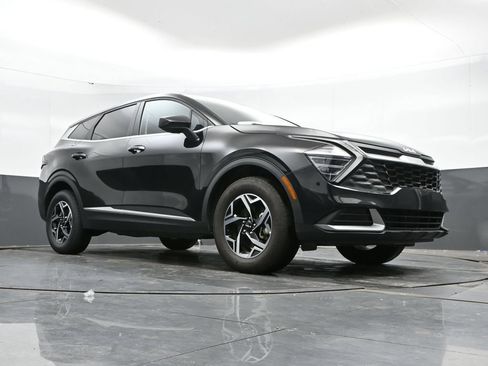 Used 2025 Kia Sportage LX AWD/4WD image 44