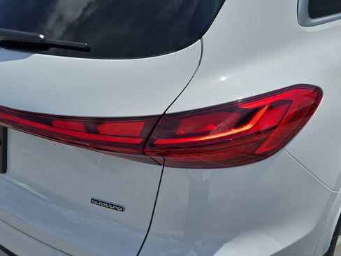 New 2025 Audi Q5 Prestige image 7