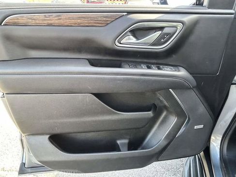 Used 2022 Chevrolet Suburban Premier image 12