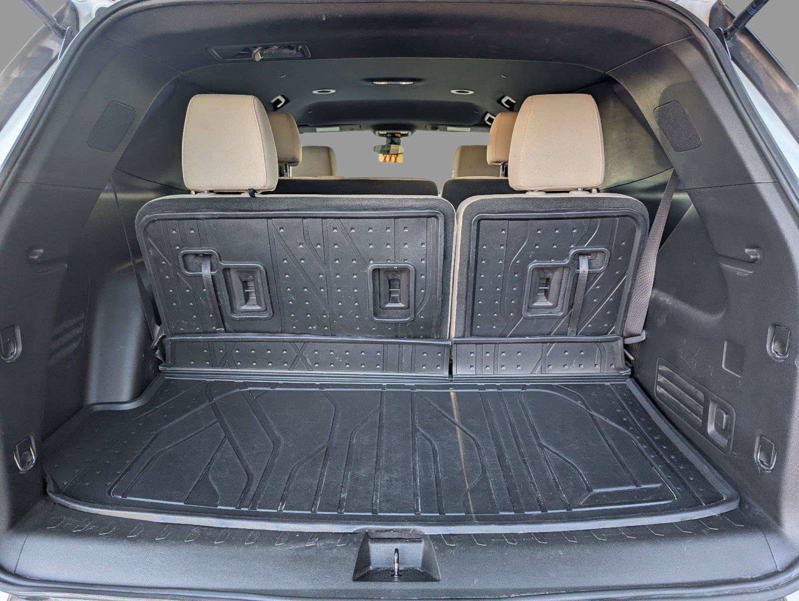 Used 2022 Chevrolet Traverse LS FWD image 5