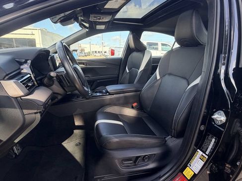 Used 2025 Toyota Camry SE w/ Convenience Package FWD image 25