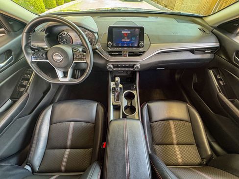 Used 2024 Nissan Altima 2.5 SR FWD image 25