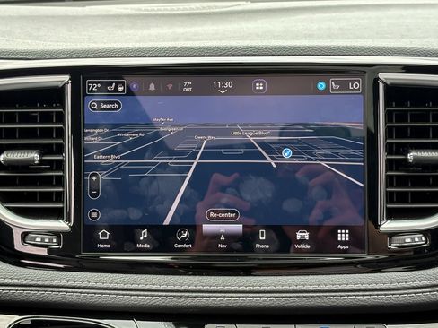 Used 2026 Chrysler Pacifica Limited FWD image 15