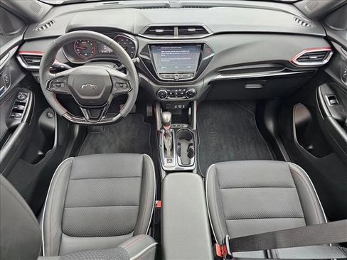 Used 2021 Chevrolet TrailBlazer RS w/ Sun and Liftgate Package image 17