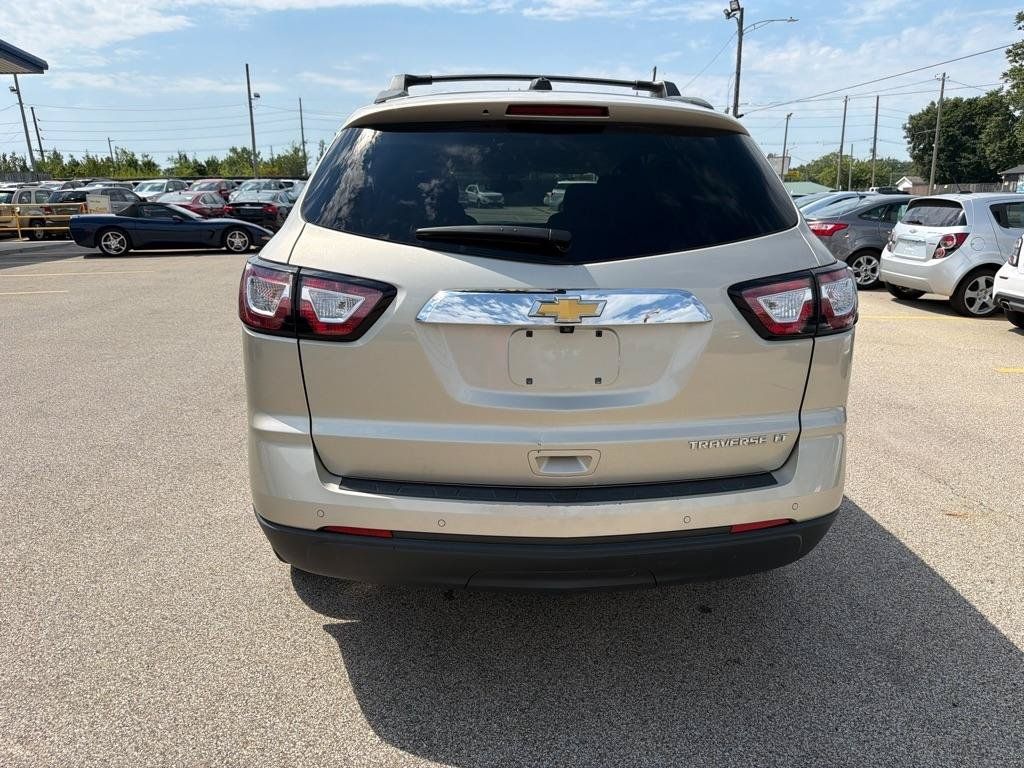 Used 2016 Chevrolet Traverse LT w/ Style and Technology Package FWD image 7