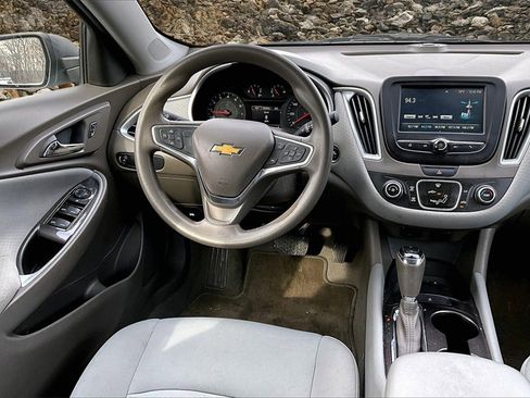 Used 2018 Chevrolet Malibu LS image 5