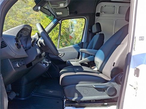 Used 2025 Mercedes-Benz Sprinter 2500 image 13