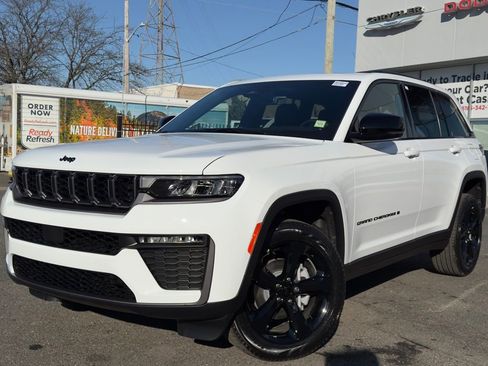 New 2026 Jeep Grand Cherokee Limited w/ Limited Altitude Package image 3
