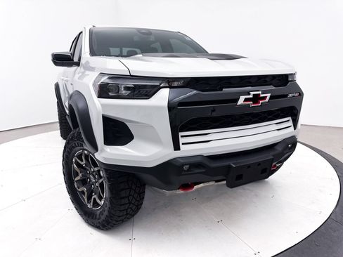 Used 2024 Chevrolet Colorado ZR2 AWD/4WD image 8