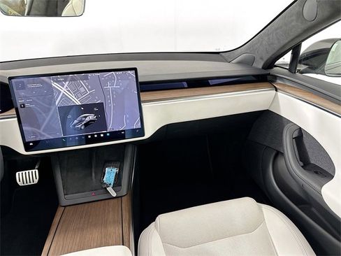 Used 2022 Tesla Model S image 21