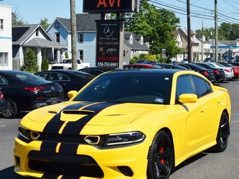 Used 2017 Dodge Charger SRT Hellcat w/ Harman/Kardon Audio Group RWD image 3