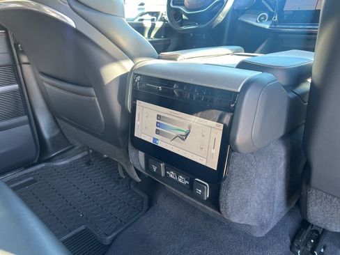 Used 2023 Jeep Grand Wagoneer L Series III image 13