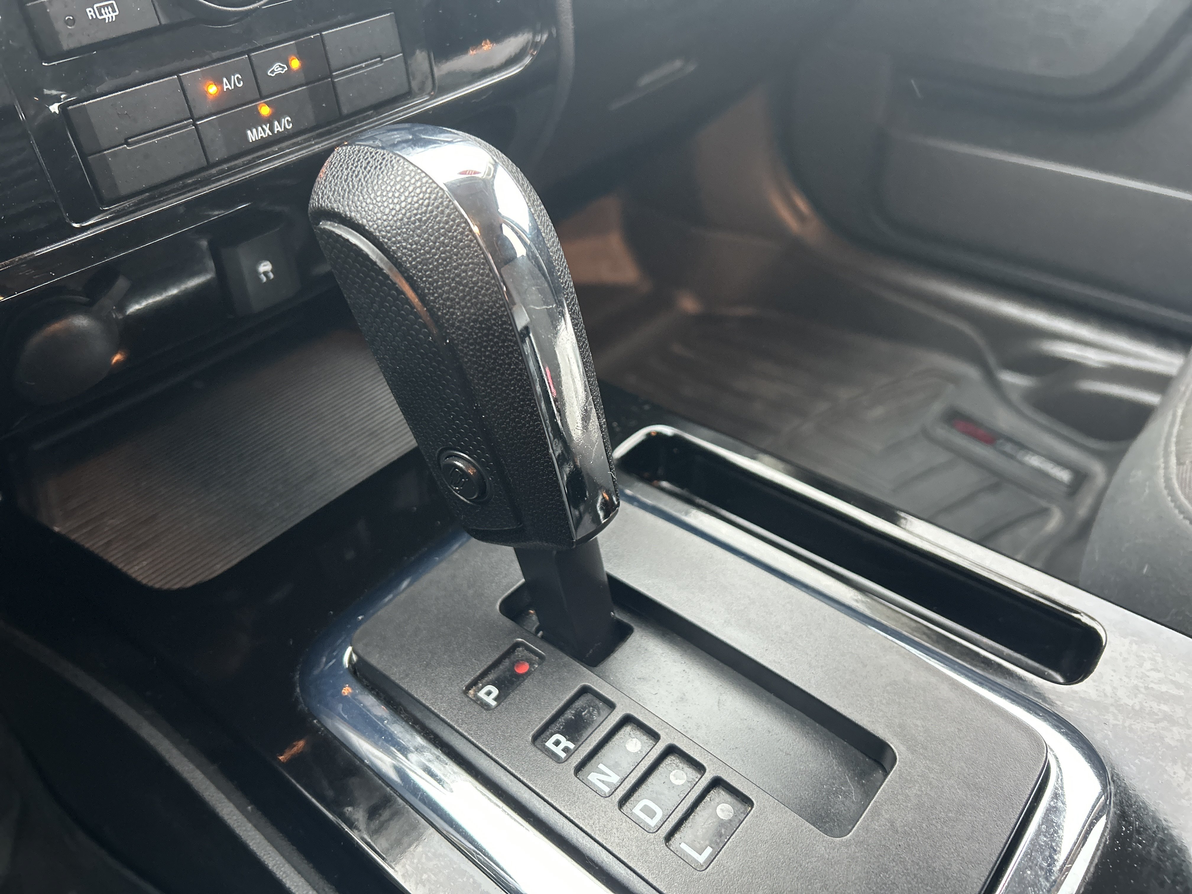 Used 2010 MAZDA Tribute i AWD/4WD image 18