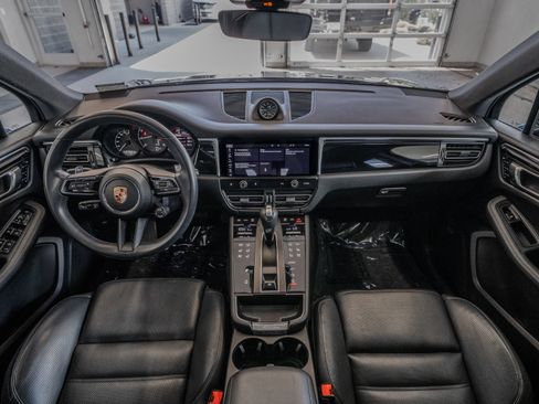Used 2023 Porsche Macan AWD/4WD image 8