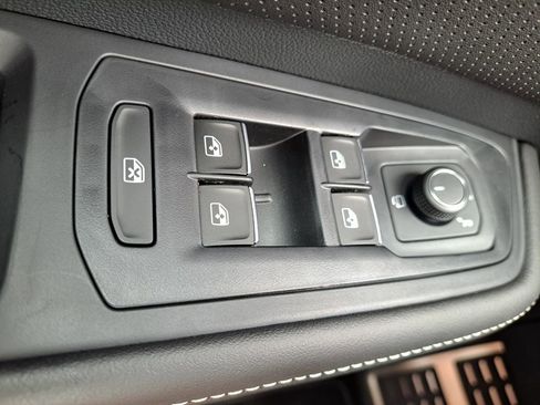 New 2026 Volkswagen Atlas Cross Sport SEL Premium R-Line image 16