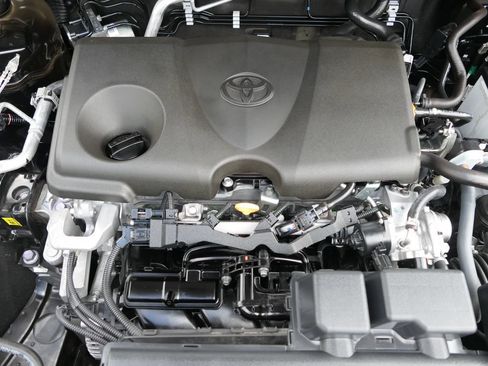 Used 2024 Toyota RAV4 XLE FWD image 28