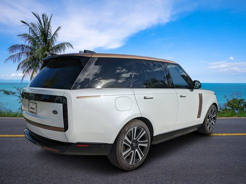 Used 2023 Land Rover Range Rover SE image 38