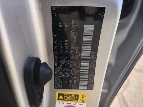 Used 2019 Toyota Highlander XLE FWD image 35