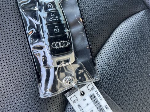 Used 2023 Audi Q7 3.0T Prestige image 38