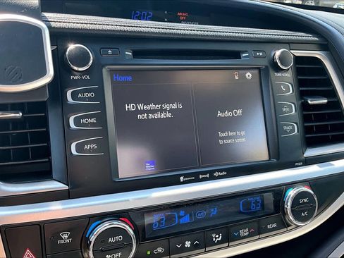 Used 2017 Toyota Highlander Plus image 34