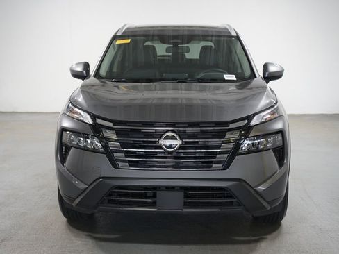 Used 2025 Nissan Rogue SV w/ SV Premium Package FWD image 2