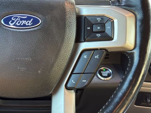 Used 2022 Ford F250 Lariat w/ Lariat Ultimate Package AWD/4WD image 15