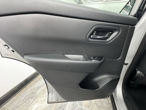 Used 2024 Nissan Rogue S image 45