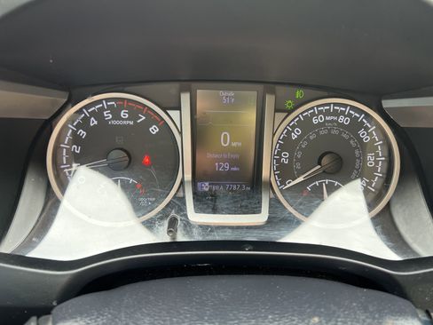 Used 2020 Toyota Tacoma SR5 image 20