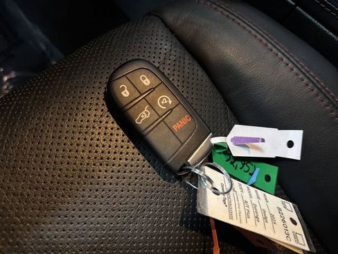 Certified 2025 Dodge Durango R/T image 29