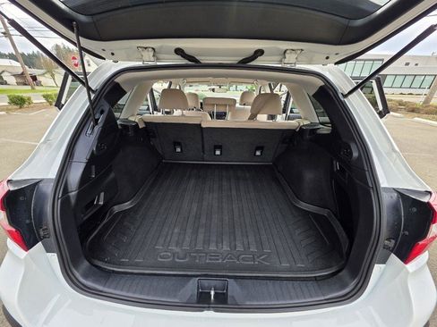 Used 2019 Subaru Outback 2.5i Premium image 18