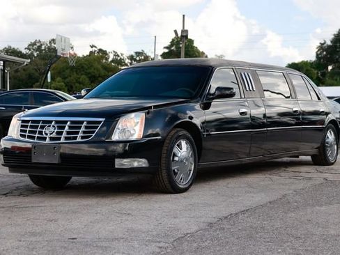 Used 2006 Cadillac DTS Limousine image 3