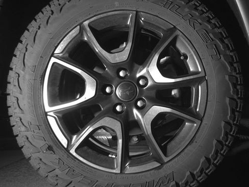 Used 2025 Jeep Compass Trailhawk AWD/4WD image 15