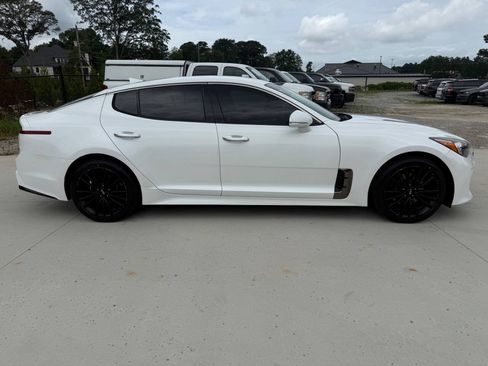 Used 2019 Kia Stinger RWD image 11