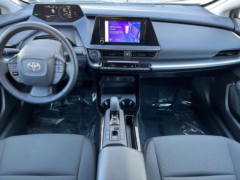 Used 2025 Toyota Prius LE image 30