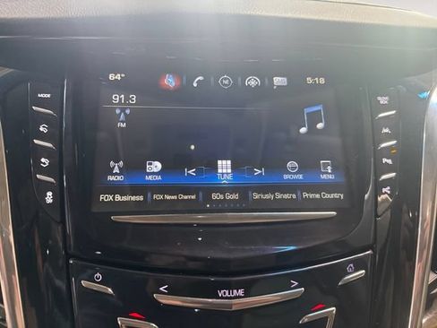 Used 2018 Cadillac Escalade Luxury AWD/4WD image 6