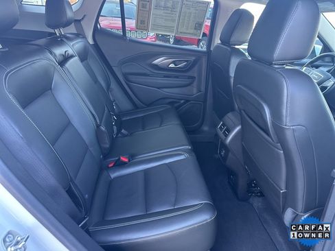 Used 2024 GMC Terrain SLT image 47