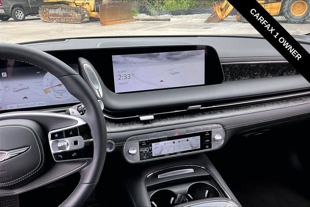 Used 2025 Genesis G90 3.5T AWD/4WD image 9